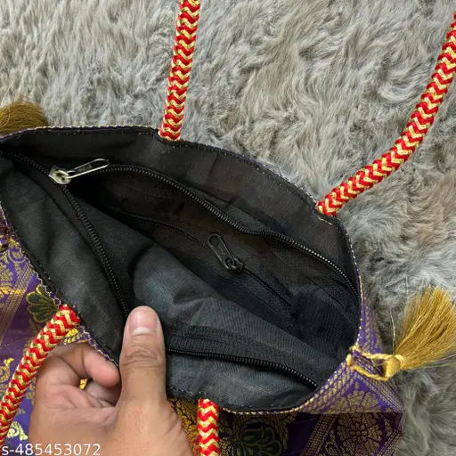 Elegant Traditional Women Handbag for Every Occasion